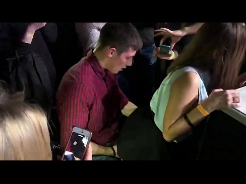 ❤️ Настоящий секс в русском ночном клубе. 18-летняя русская девушка в анал и влагалище трахается в ночном клубе ️❌ Просто порно на нашем сайте pornoxlxx.ru ️